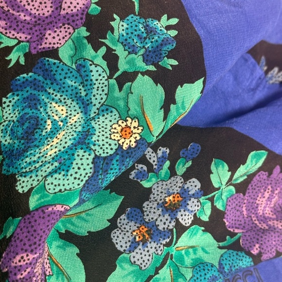 WOW POSHMARK - Authentic Gucci Scarf - Picture 11 of 16